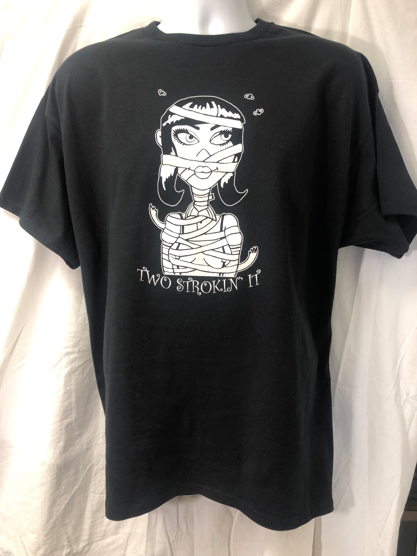 Two Strokin' It - Mummy Byrd Short Sleeve T-shirt